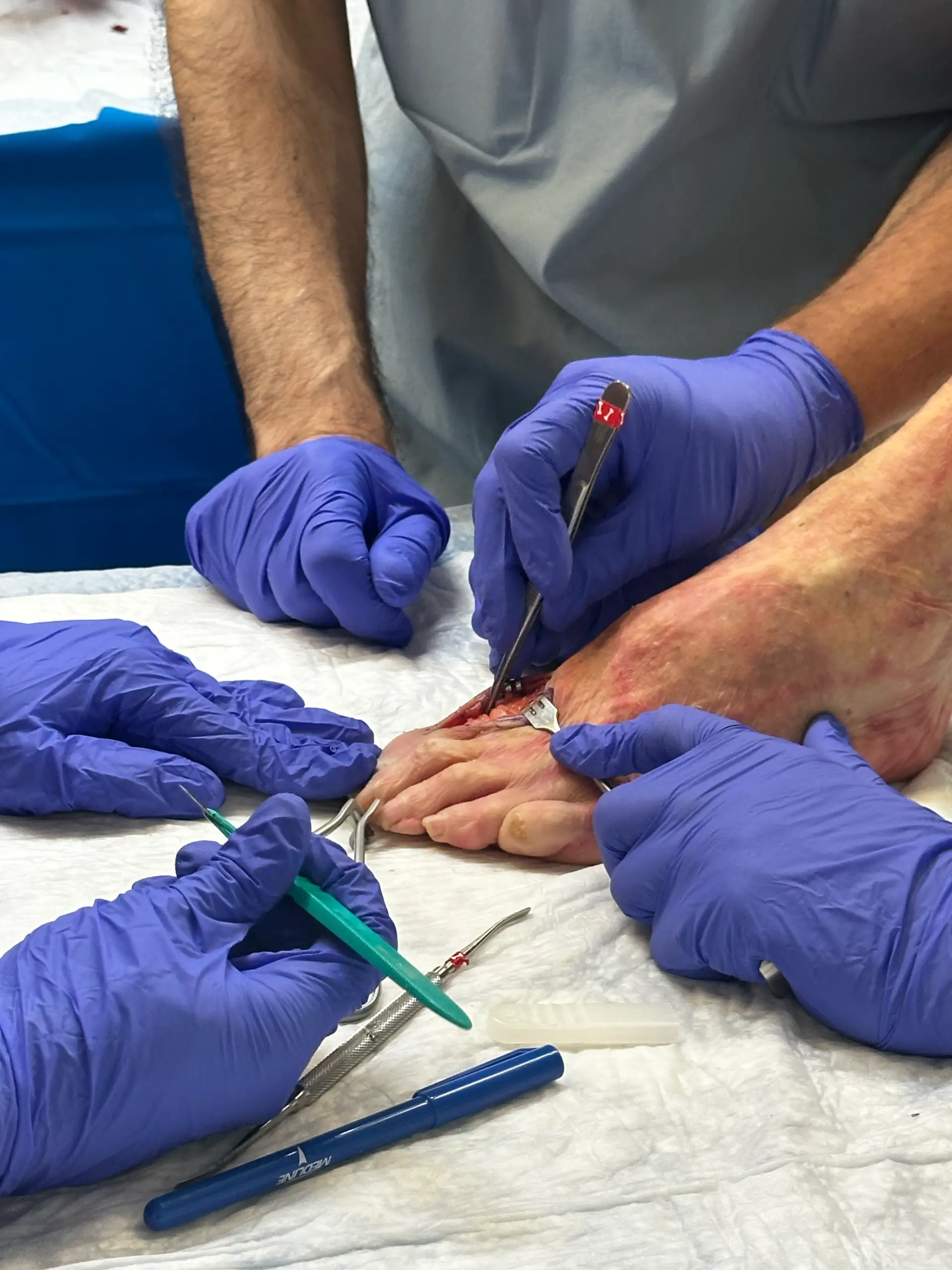 210CE8F5-CEC3-4A82-B1E1-D7CA98AF61D5