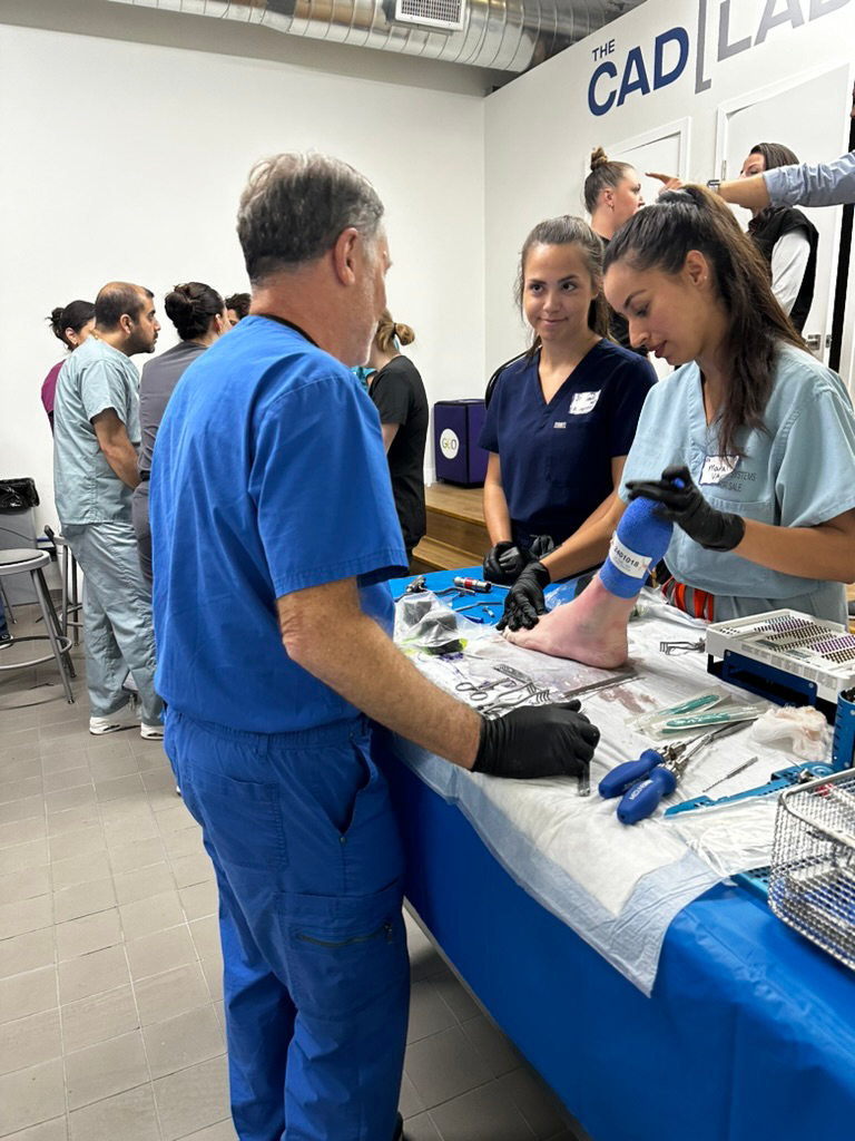 3655443C-D49E-40B8-B93E-3E582CA67806_1_105_c